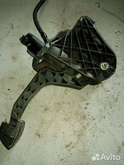 Педаль сцепления Volkswagen Passat B6 CAX 2008