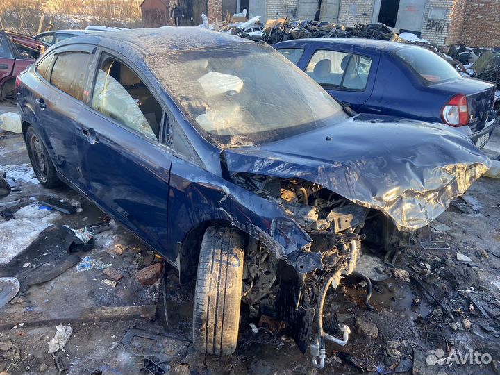 В разборе ford focus 3 седан