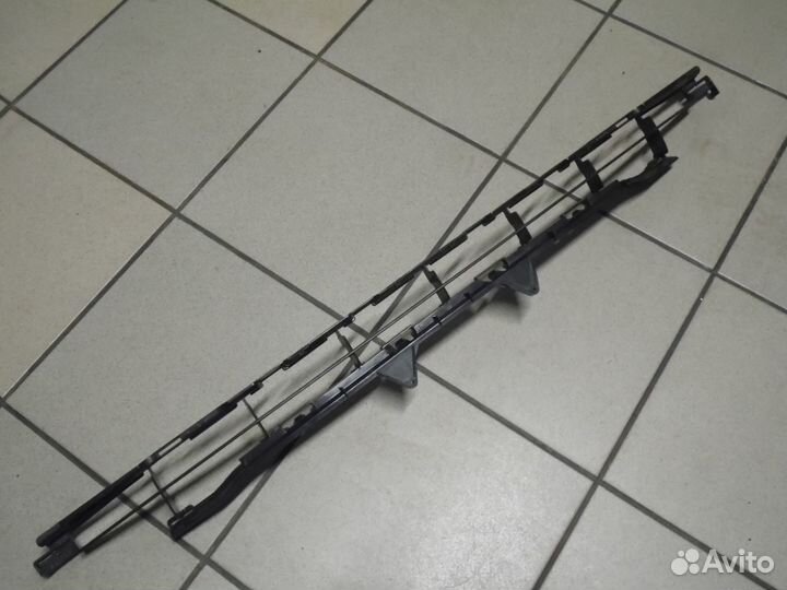 Решетка в бампер центральная Пежо 207 2006-2015