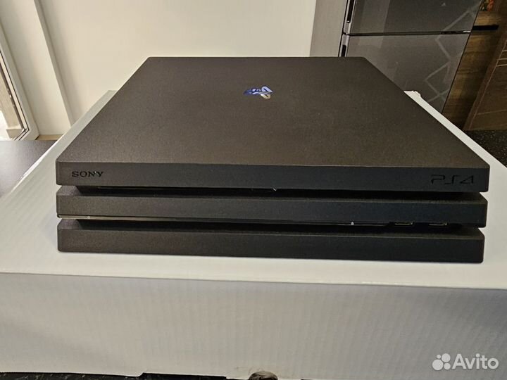 Sony PS4 Pro 1 tb + PS VR + PS Move's