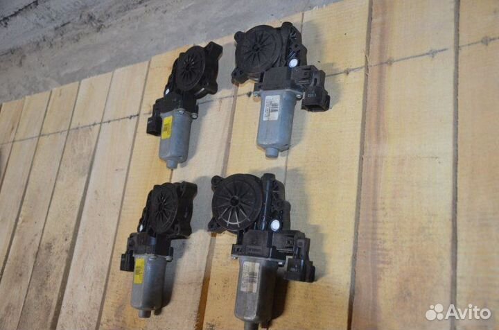 Моторчики стеклоподъемников Land Rover Range Rover