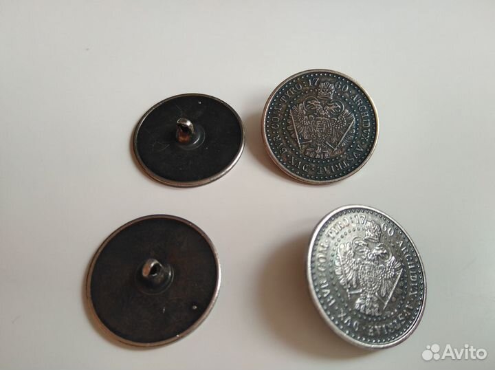 Пуговицы