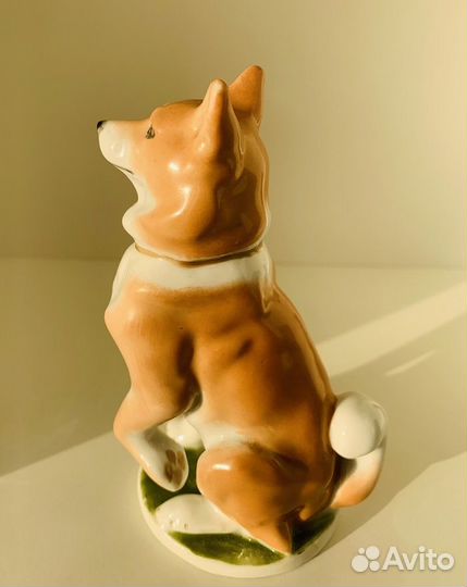 Антикварная фарфоровая статуэтка Лайка лфз