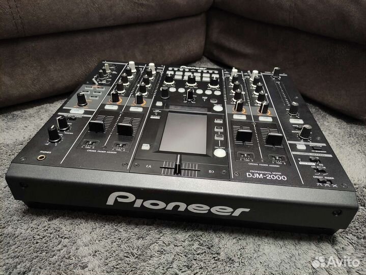 Dj контролер Pioneer DJM-2000