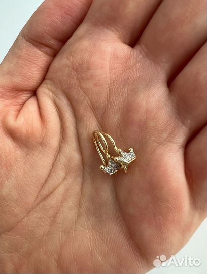 Золотые серьги с бриллиантами