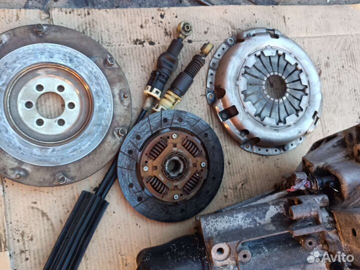 Коробка МКПП комплект на Nissan Tiida HR16