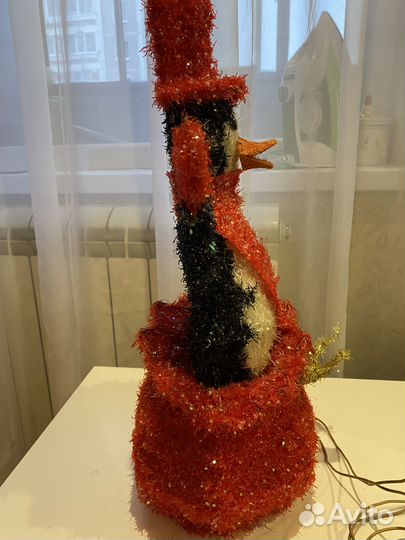 Пингвин новогодний