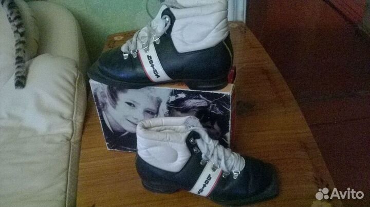 Лыжные ботинки Botas фирмы 