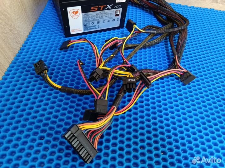 Блок питания Cougar STX 700W
