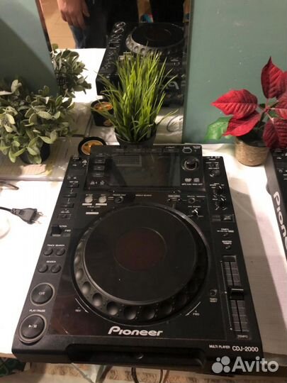 Продаю пару Pioneer CDJ-2000