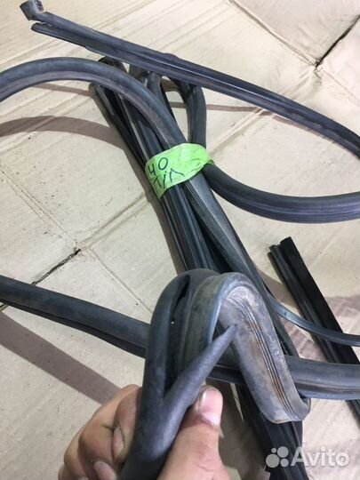 Уплотнители дверей Mercedes-Benz W140