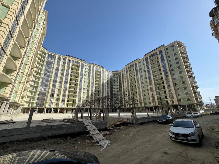 2-к. квартира, 90 м², 2/12 эт.