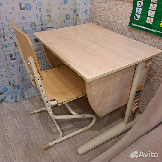 Растущая парта и стул бу