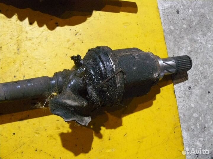 Приводной вал правый 1,4л для Nissan Note 2008г