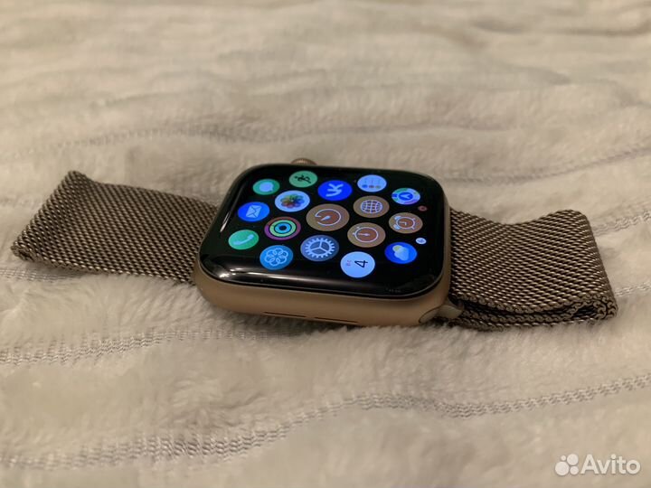 Apple Watch 4 44 mm gold