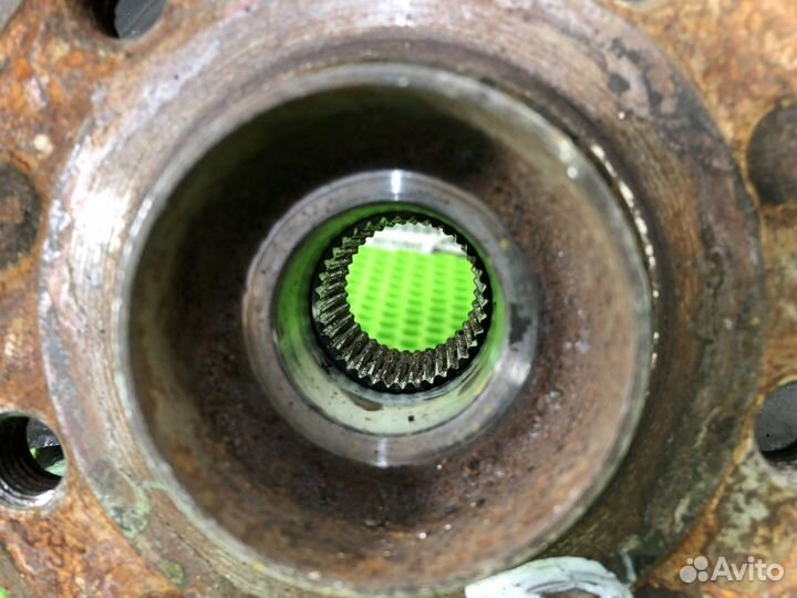 Кулак поворотный передний правый R