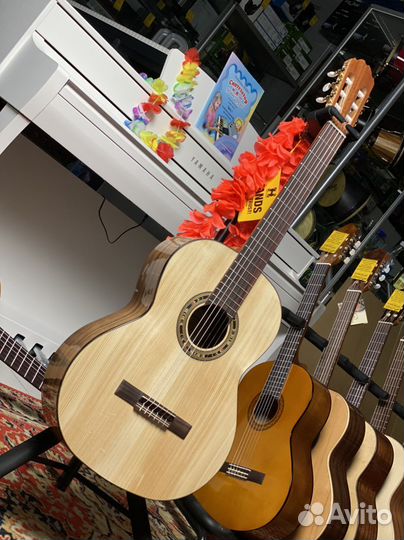 Классическая гитара кремона