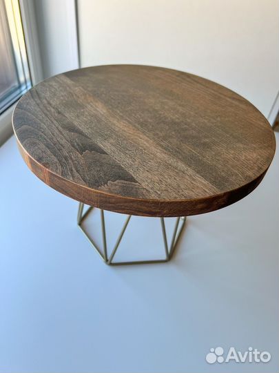 Тортовница «Металлический конус»