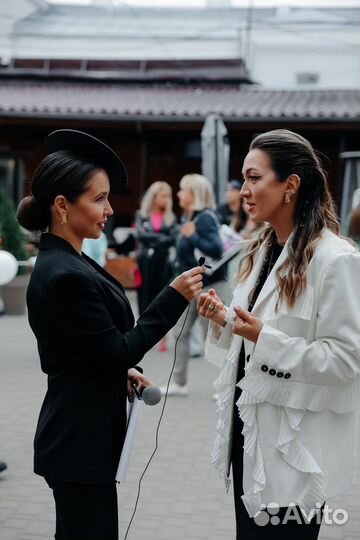 Ведущая (тамада) +Dj(муз. оборуд.)