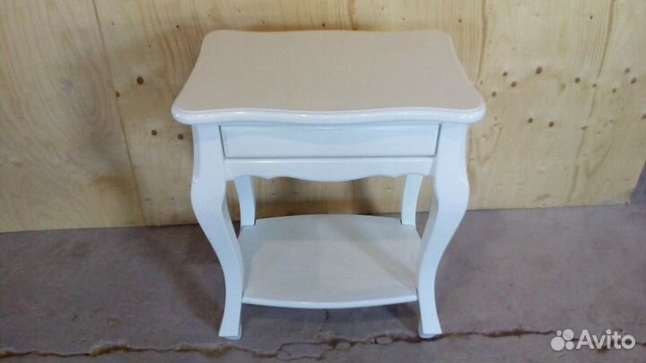 Прикроватные столики