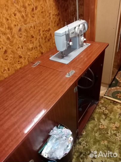 Швейная машинка Подольск 142