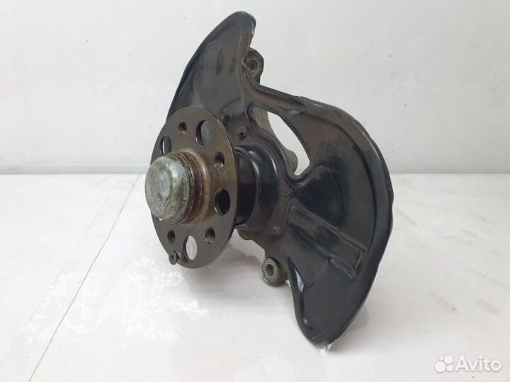 Кулак поворотный передний левый Mercedes-Benz E