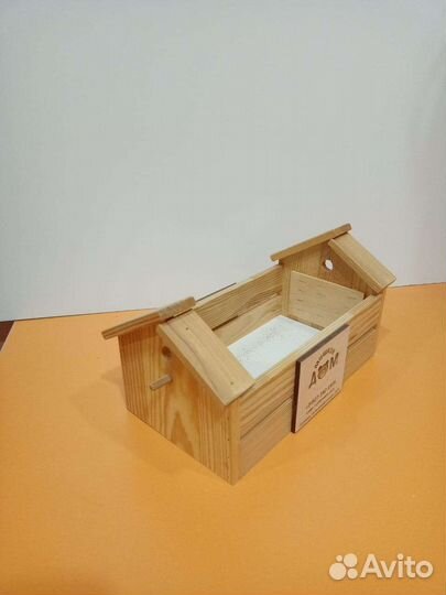 Кормушка для птиц из дерева