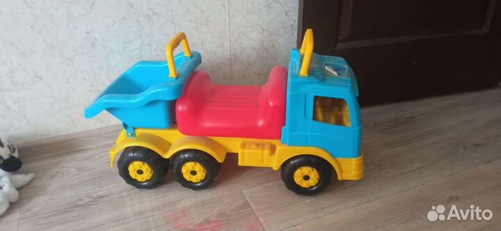 Большой грузовик игрушка
