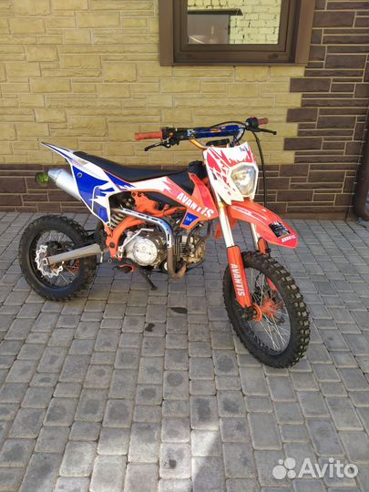 Продам питбайк Avantis Lux 150cc,17/14
