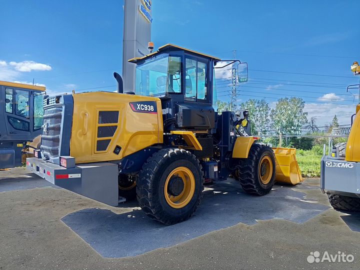 Фронтальный погрузчик XCMG XC938, 2023