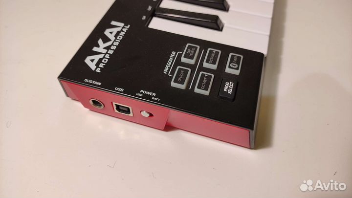 Миди-клавиатура Akai LPK25 wireless