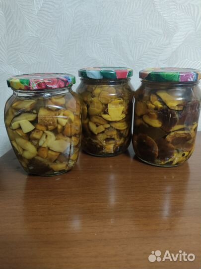 Грибы маринованные