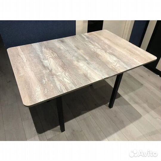 Стол обеденный