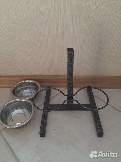 Миски на подставке для собак и кошек