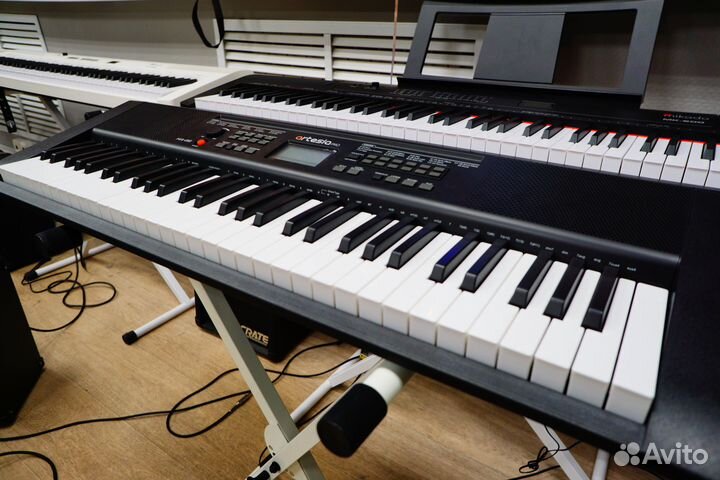 Синтезатор Artesia Pro