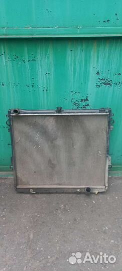 Радиатор охлаждения двигателя Toyota Land Cruise