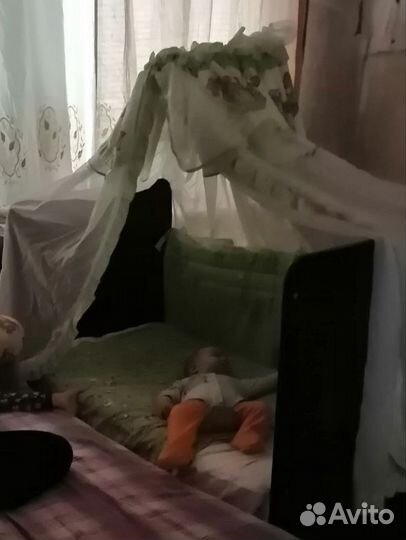 Детская кроватка трансформер с маятником