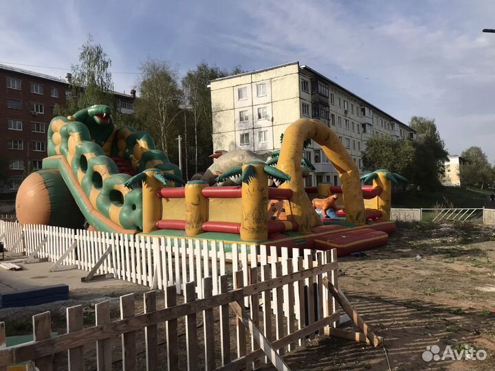 Батут надувной