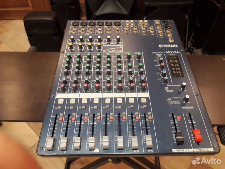 Yamaha MG-124с микшерный пульт
