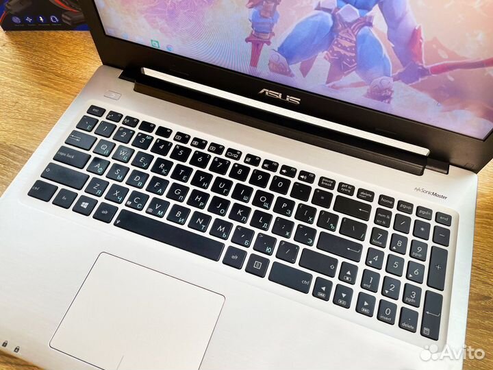 Ноутбук Asus в металлическом корпусе i3+GeForce
