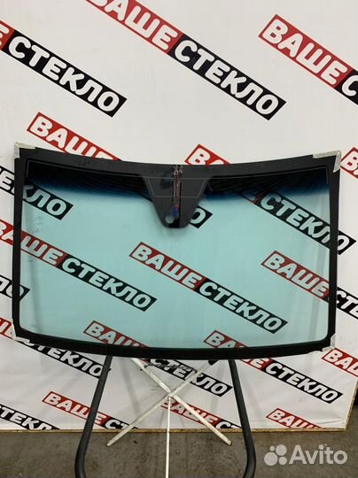 Лобовое стекло Mercedes W447