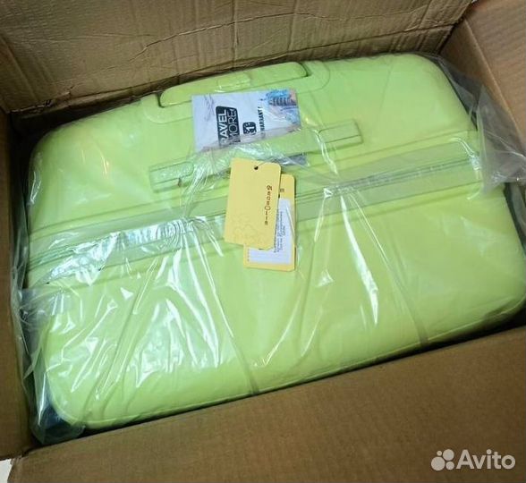 Комплект из 3 чемоданов новый