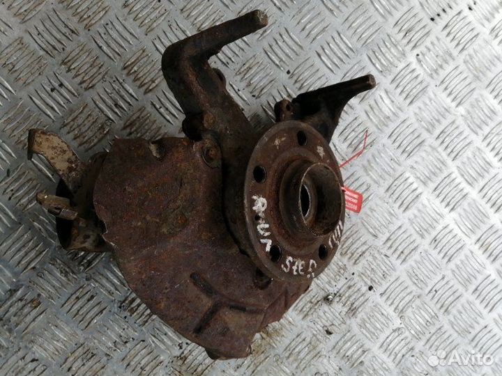 Кулак поворотный прав. перед. Skoda Roomster