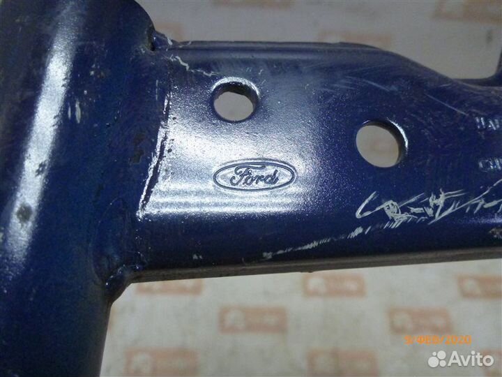 Петля крышки багажника задняя правая Ford Focus