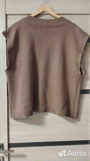 Жилетка женская вязаная