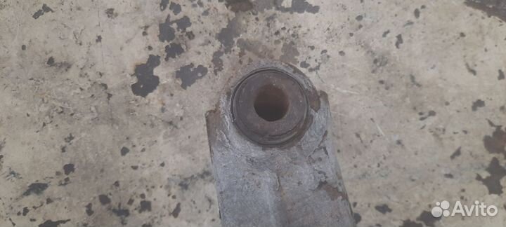 Рычаг задний нижний левый/правый Pajero 4