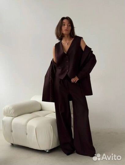 Брючный костюм женский