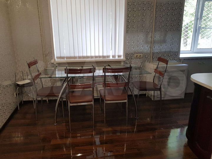 3-к. квартира, 64 м², 1/5 эт.