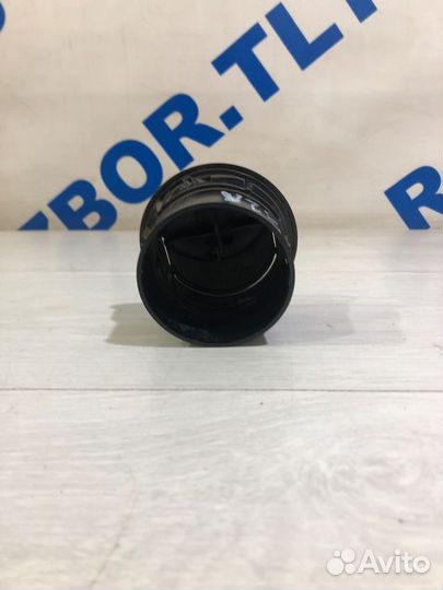 Дефлектор левый renault sandero 1 1.6 мт