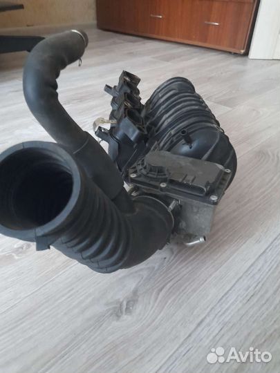 Впускной коллектор с дроссельной заслонки 1NZ-FE